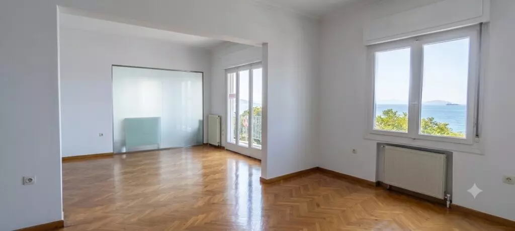 2-bedroom Flat In Center Of Thessaloniki, Greece (140 M²)
