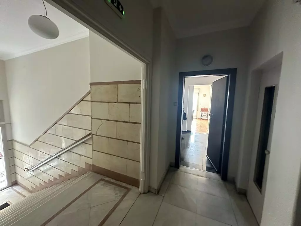 2-bedroom Flat In Center Of Thessaloniki, Greece (140 M²)