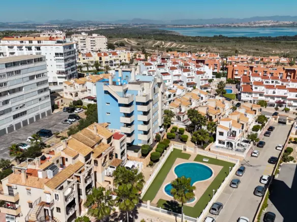 2-bedroom Property In Torrevieja, Spain (65 M²)