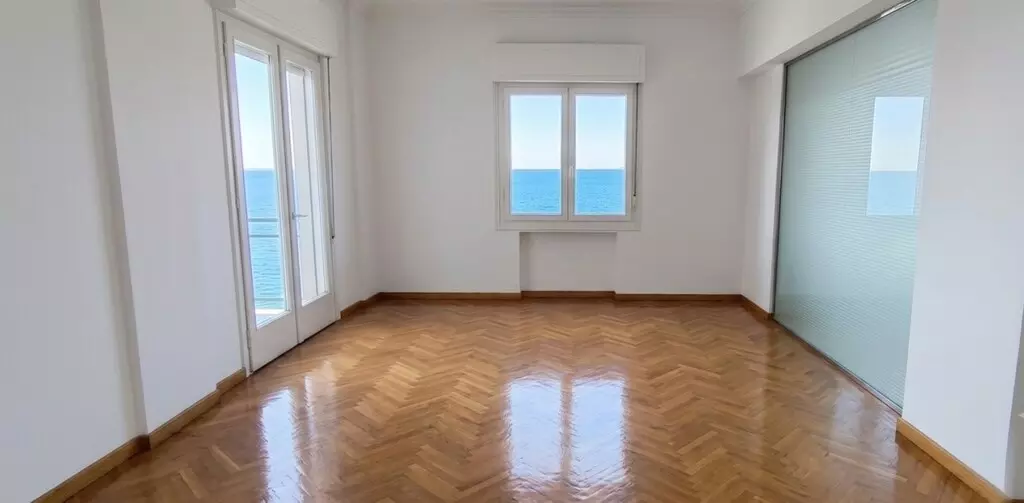 2-bedroom Flat In Center Of Thessaloniki, Greece (140 M²)