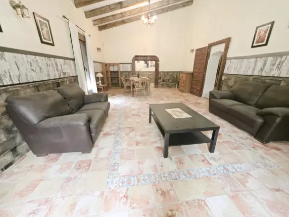 5-bedroom Country House In La Romana, Spain (378 M²)