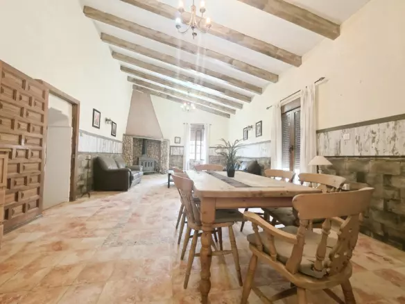 5-bedroom Country House In La Romana, Spain (378 M²)
