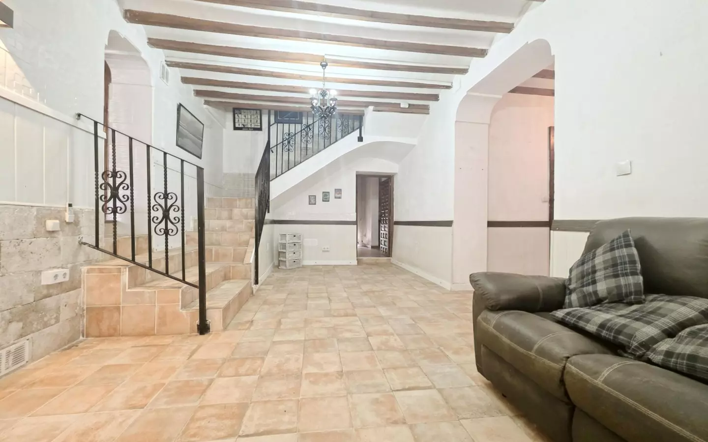 5-bedroom Country House In La Romana, Spain (378 M²)