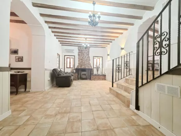 5-bedroom Country House In La Romana, Spain (378 M²)