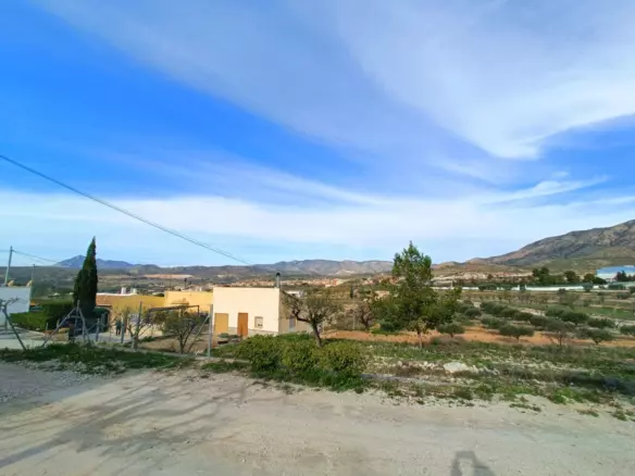3-bedroom Country House In Barinas, Spain (116 M²)