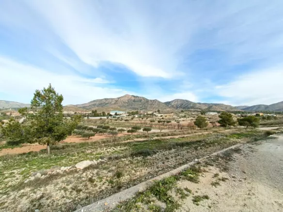 3-bedroom Country House In Barinas, Spain (116 M²)