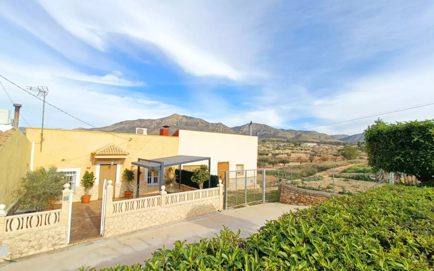 3-bedroom Country House In Barinas, Spain (116 M²)