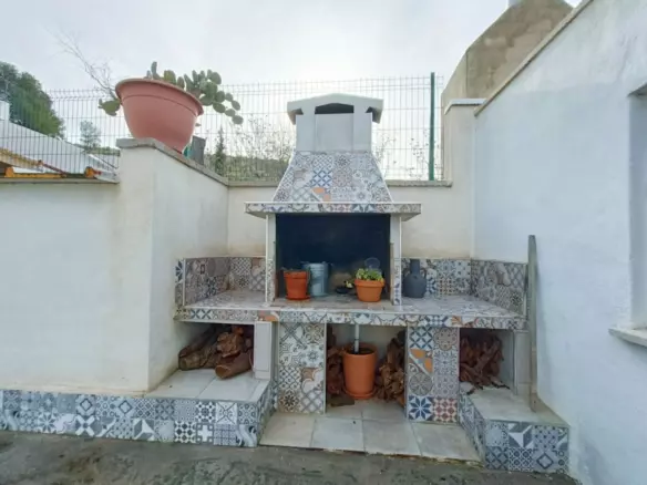 3-bedroom Country House In Barinas, Spain (116 M²)