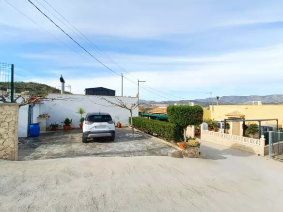 3-bedroom Country House In Barinas, Spain (116 M²)