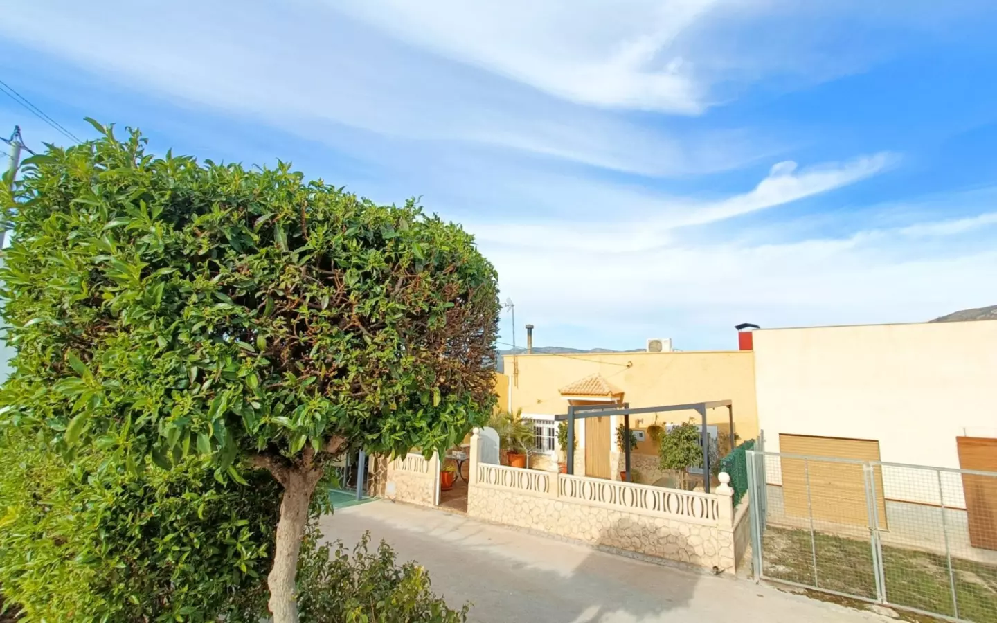 3-bedroom Country House In Barinas, Spain (116 M²)