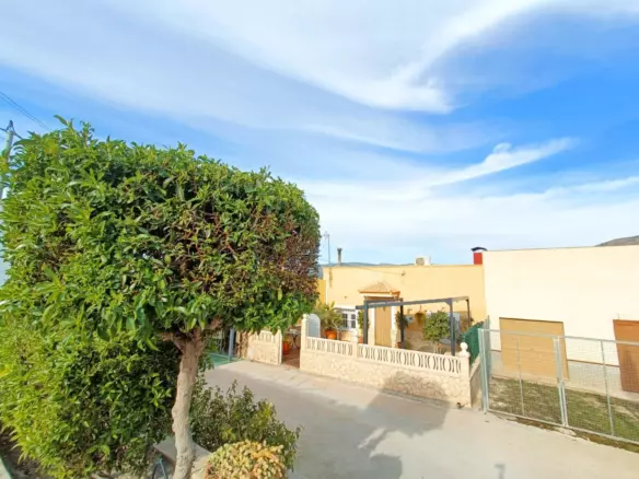 3-bedroom Country House In Barinas, Spain (116 M²)