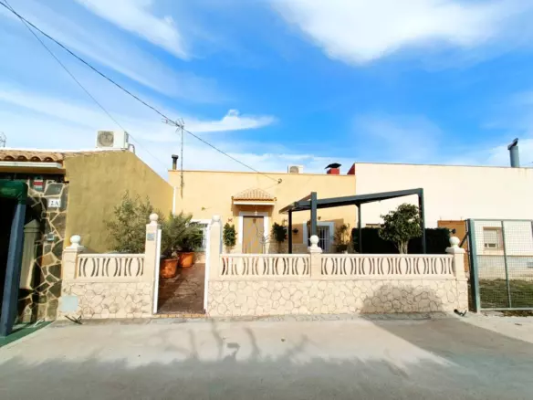 3-bedroom Country House In Barinas, Spain (116 M²)