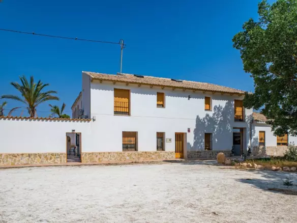 5-bedroom Country House In Pinoso, Spain (490 M²)