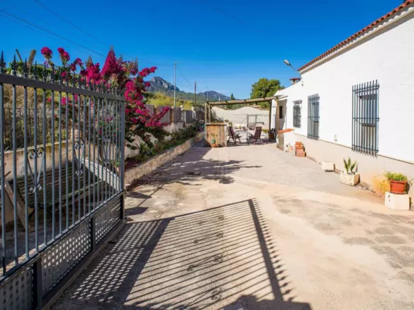 4-bedroom Detached Villa In La Romana, Spain (153 M²)