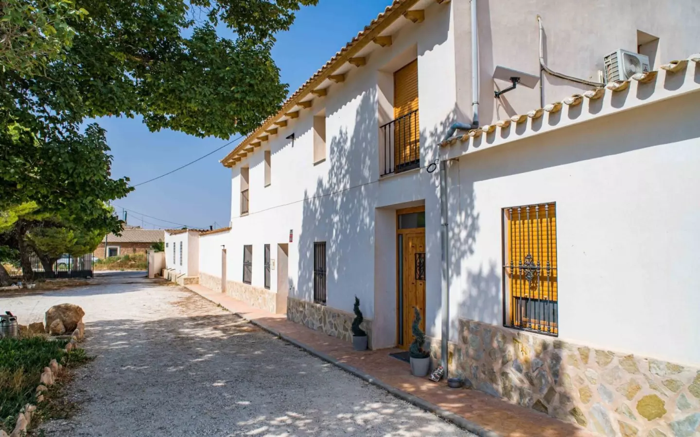 5-bedroom Country House In Pinoso, Spain (490 M²)