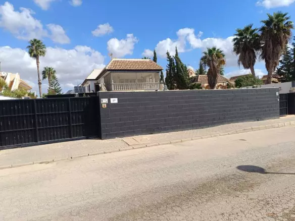 4-bedroom Detached Villa In Fortuna, Spain (273 M²)