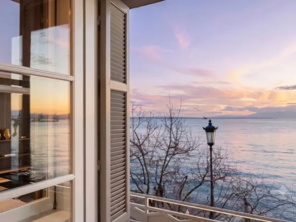 2-bedroom Flat In Center Of Thessaloniki, Greece (140 M²)