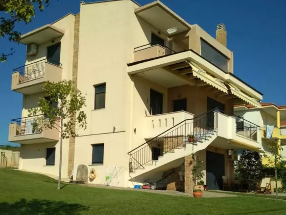 4-bedroom Flat In Kassandra, Greece (200 M²)