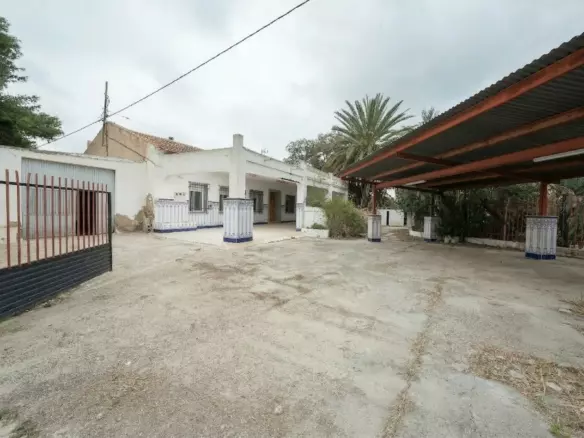 3-bedroom Country House In Crevillent, Spain (847 M²)