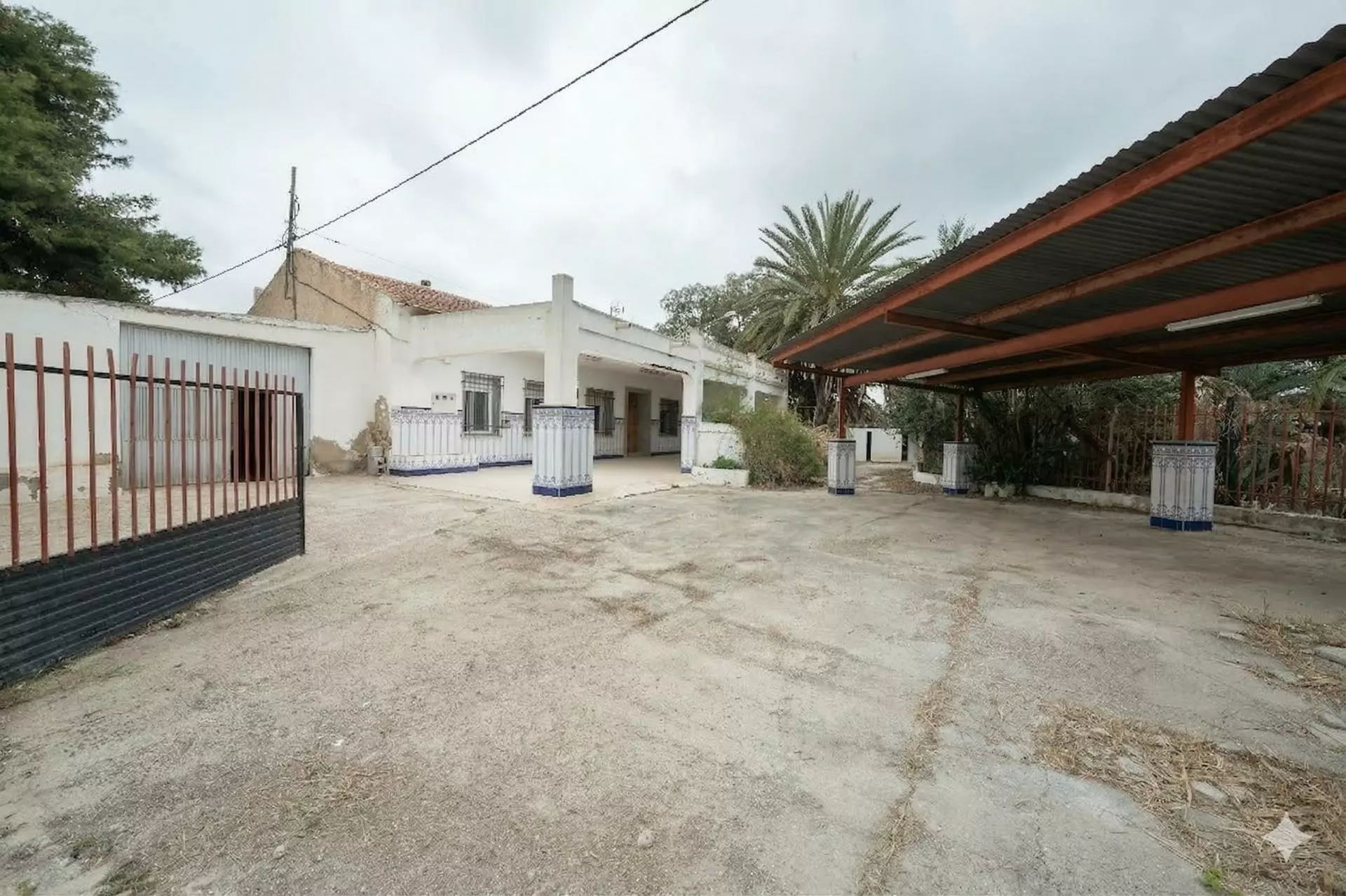 1-1-a1856e 3-bedroom Country House In Crevillent, Spain (847 M²)