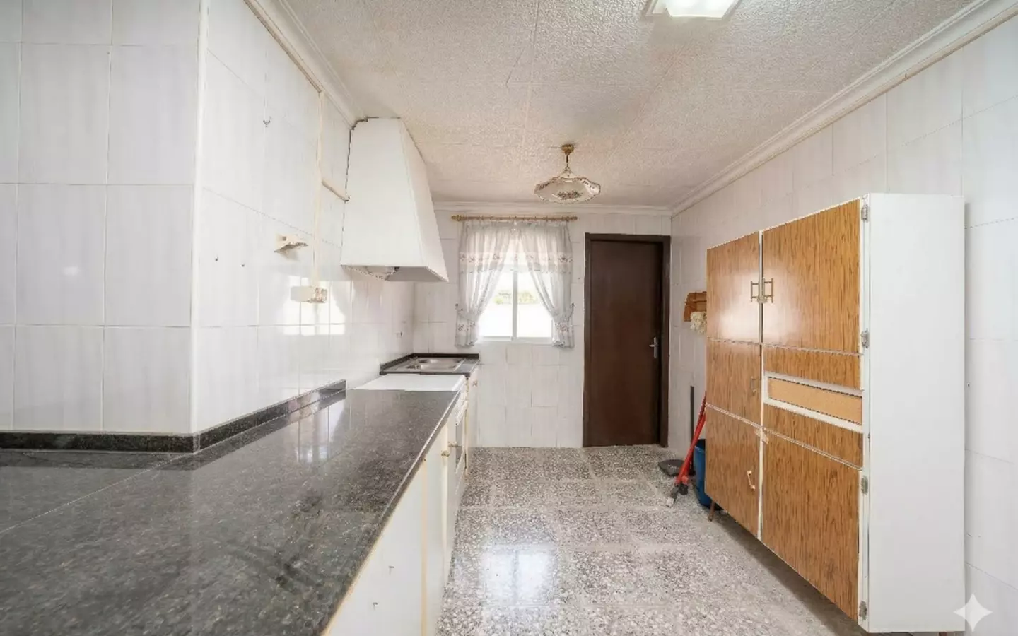 3-bedroom Country House In Crevillent, Spain (847 M²)