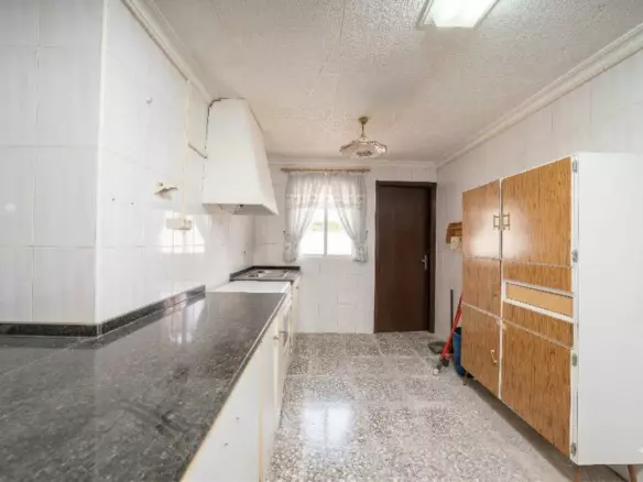 3-bedroom Country House In Crevillent, Spain (847 M²)