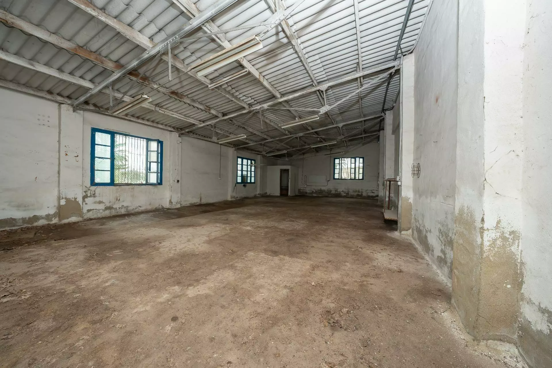 1-17-701c75 3-bedroom Country House In Crevillent, Spain (847 M²)