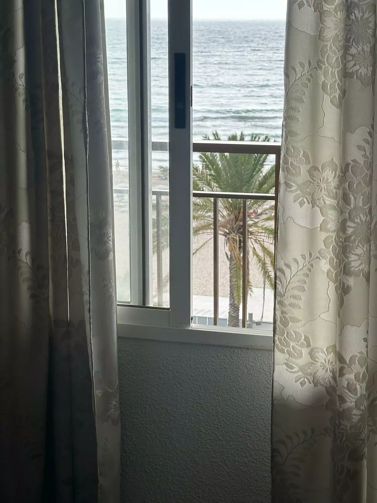3-bedroom Apartment In Alicante, Spain (143 M²)