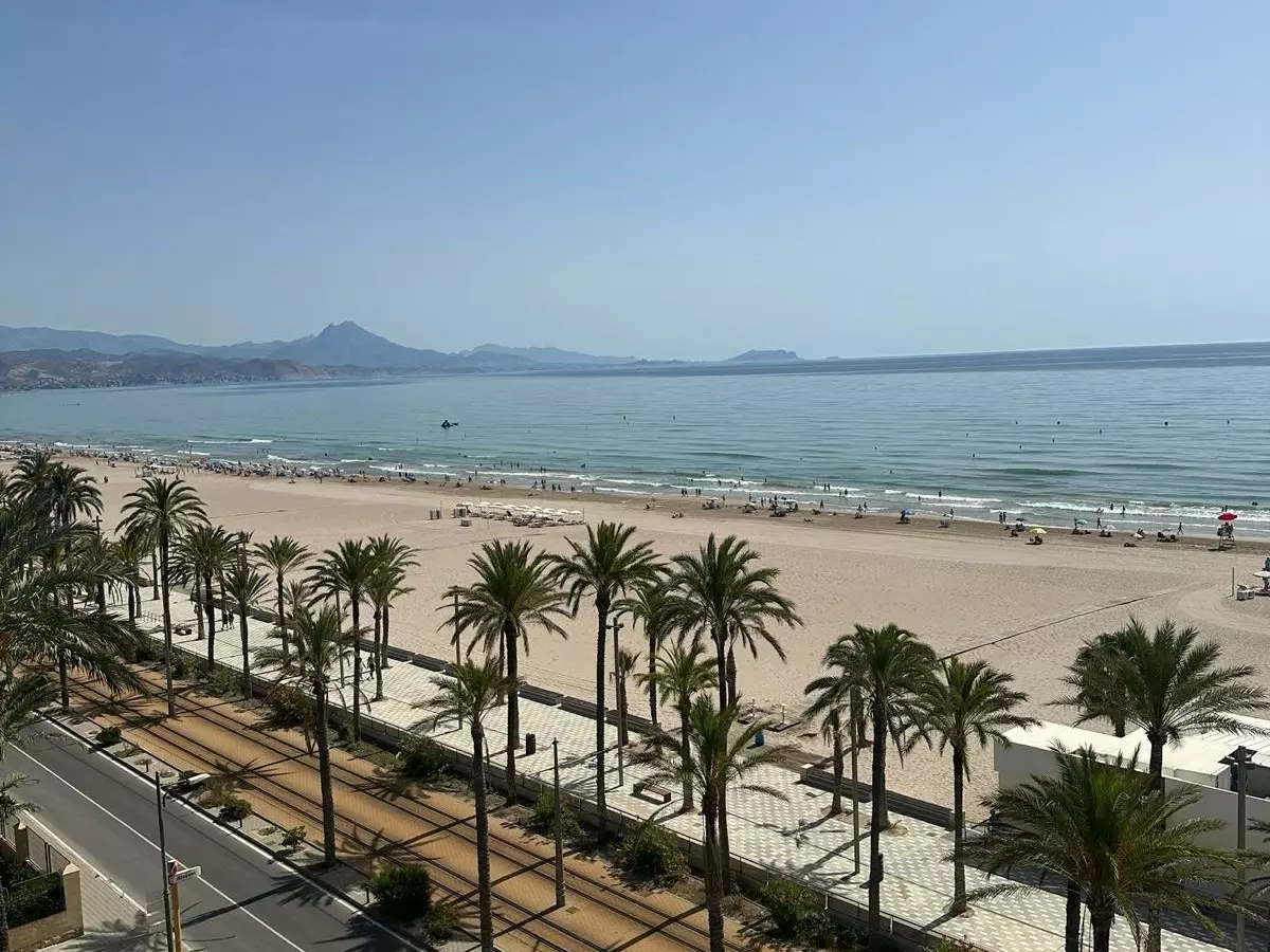 3-bedroom Apartment In Alicante, Spain (143 M²)