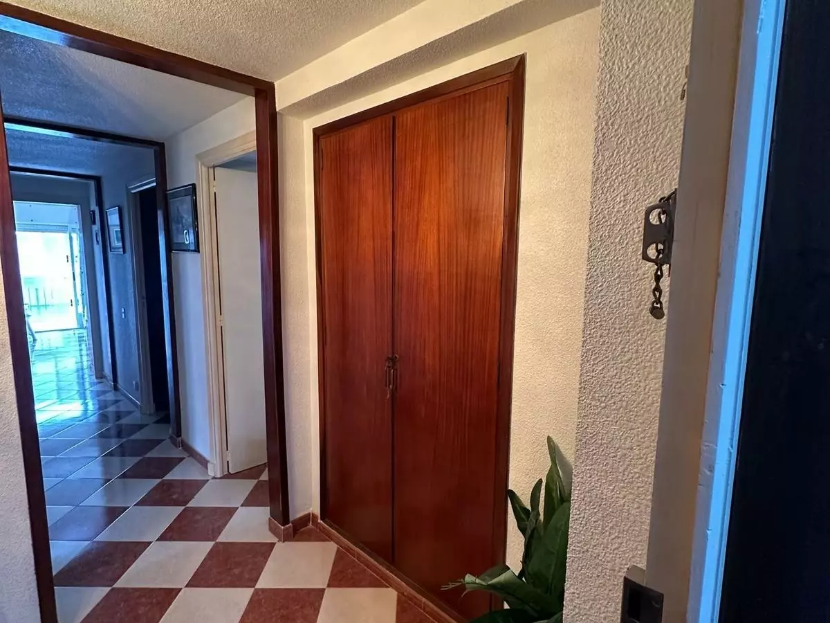 3-bedroom Apartment In Alicante, Spain (143 M²)