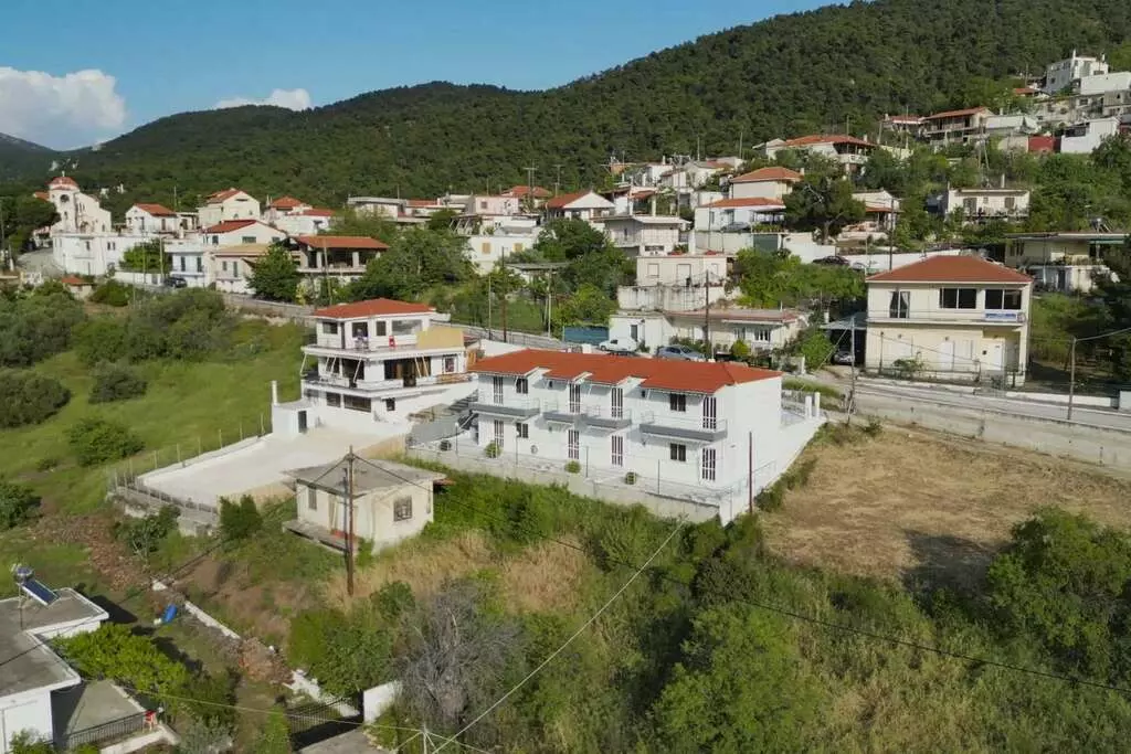 Building In Loutraki-perachora, Greece (240 M²)