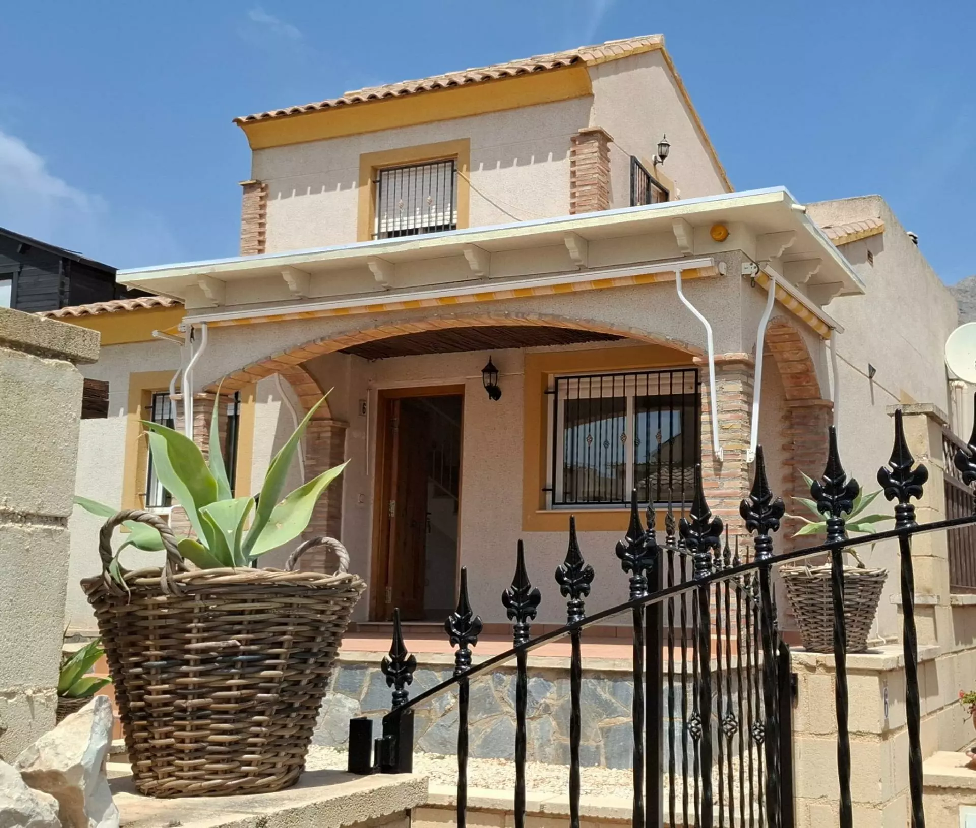 2-bedroom House In Polop, Spain (78 M²)