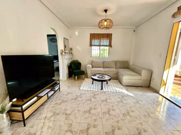 4-bedroom Villa In Villamartin, Spain (182 M²)