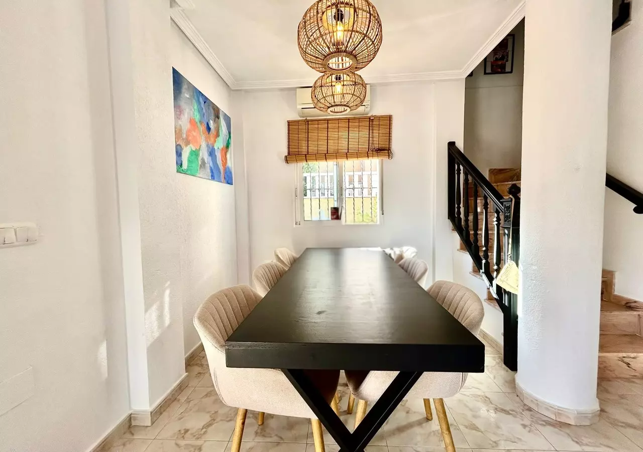 4-bedroom Villa In Villamartin, Spain (182 M²)