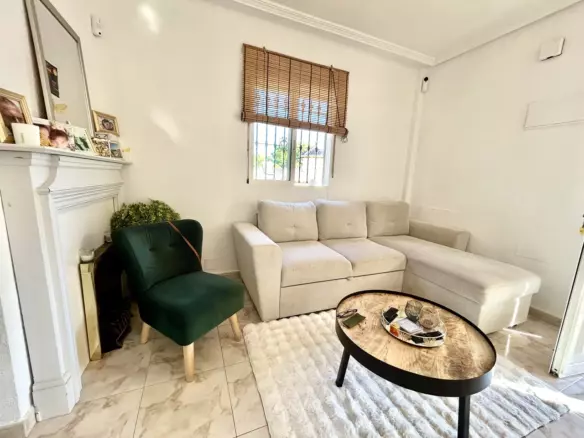 4-bedroom Villa In Villamartin, Spain (182 M²)