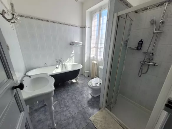 7-bedroom House In Murviel Les Beziers, France (250 M²)