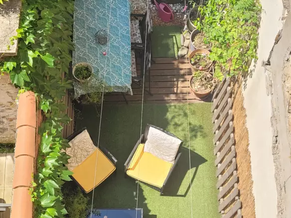 5-bedroom Apartment In Saint Genies De Fontedit, France (125 M²)