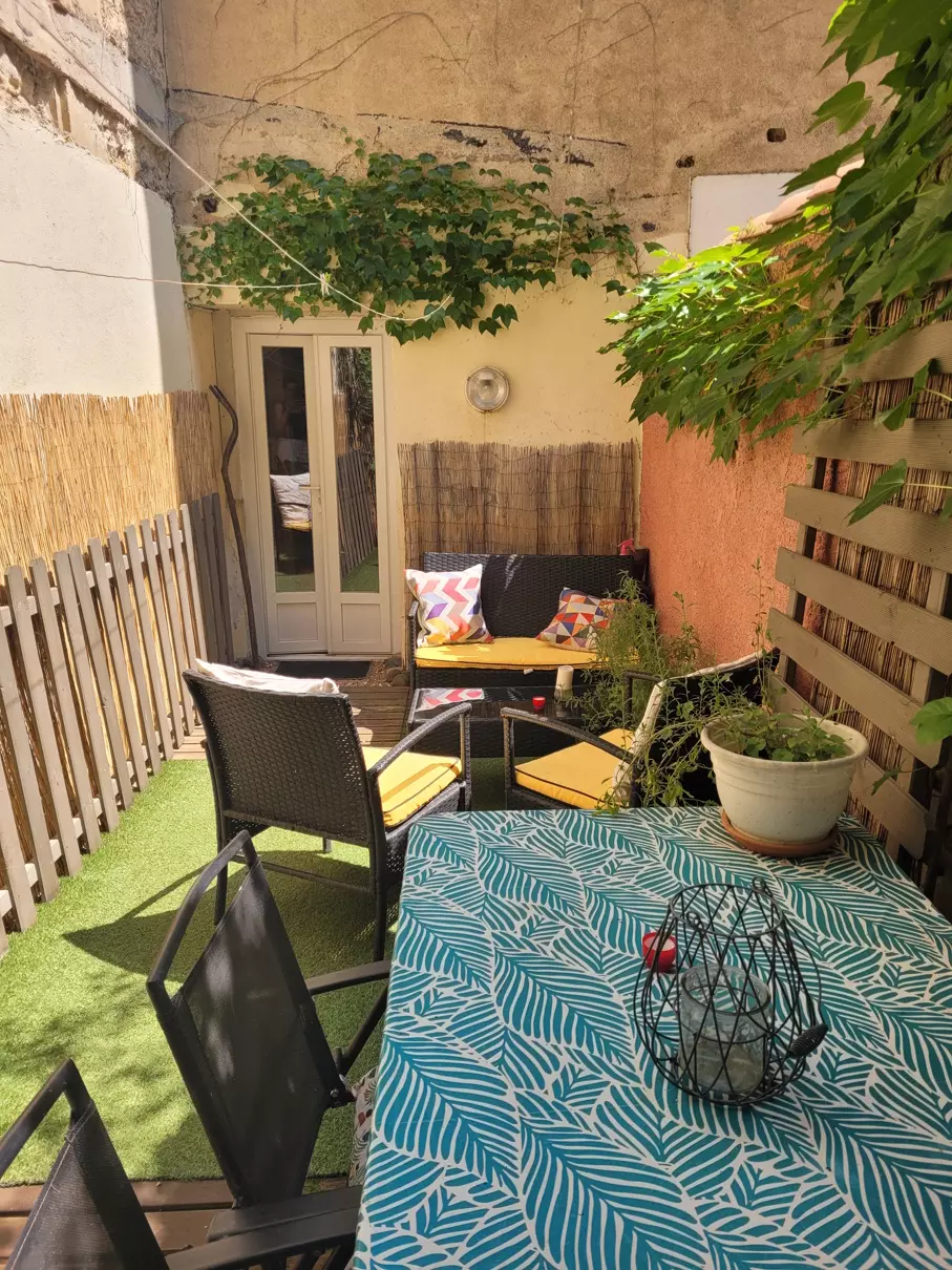 5-bedroom Apartment In Saint Genies De Fontedit, France (125 M²)