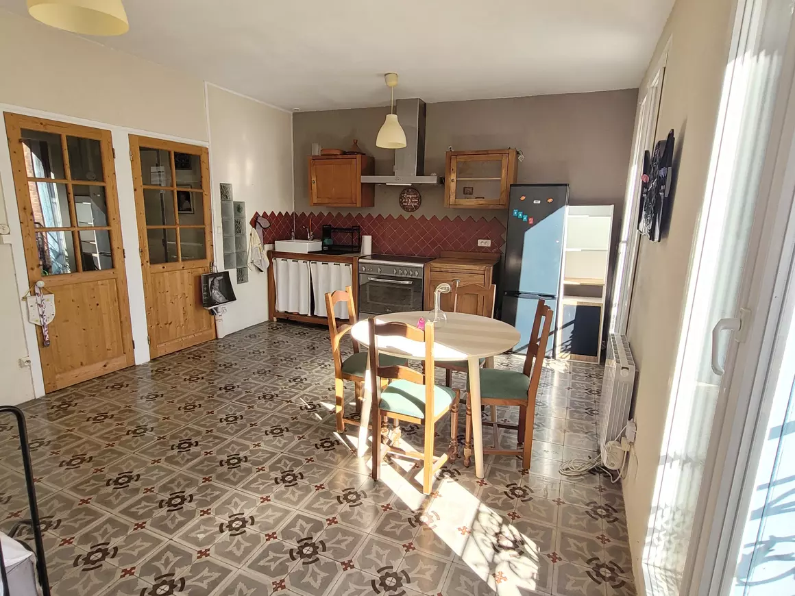 5-bedroom Apartment In Saint Genies De Fontedit, France (125 M²)
