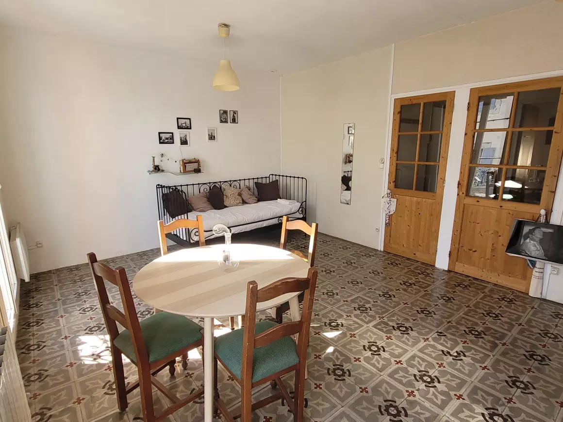 5-bedroom Apartment In Saint Genies De Fontedit, France (125 M²)