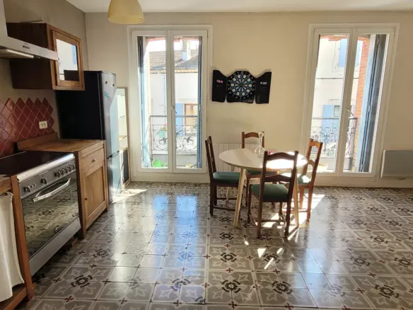 5-bedroom Apartment In Saint Genies De Fontedit, France (125 M²)