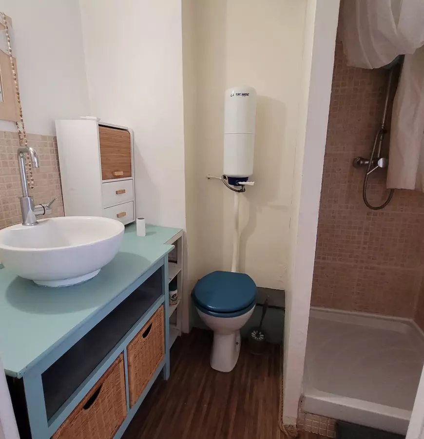 5-bedroom Apartment In Saint Genies De Fontedit, France (125 M²)