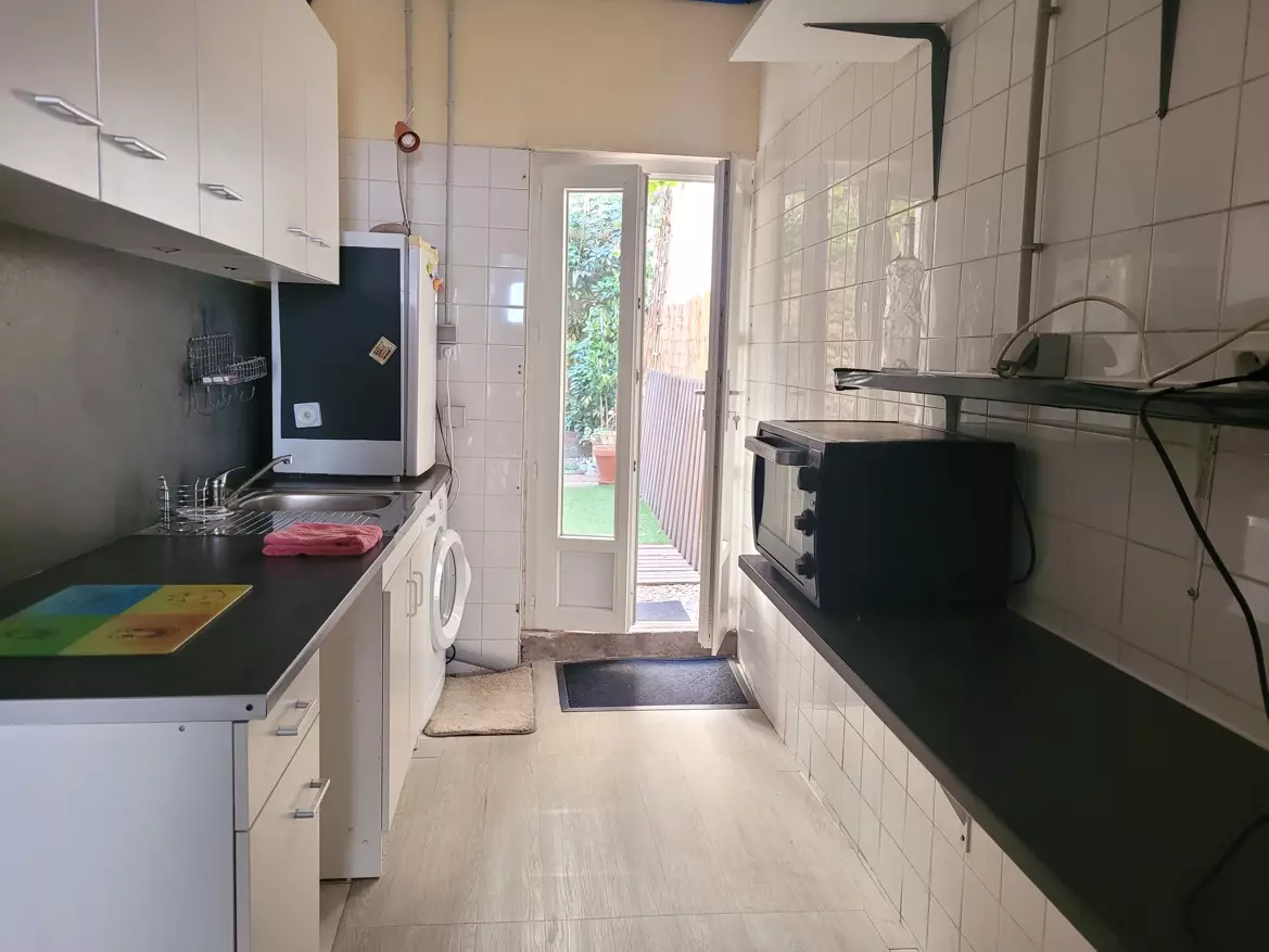 5-bedroom Apartment In Saint Genies De Fontedit, France (125 M²)