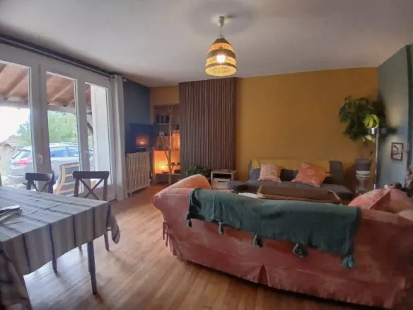 3-bedroom House In Saint-pierre-de-frugie, France (92 M²)