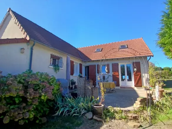 3-bedroom House In Saint-pierre-de-frugie, France (92 M²)