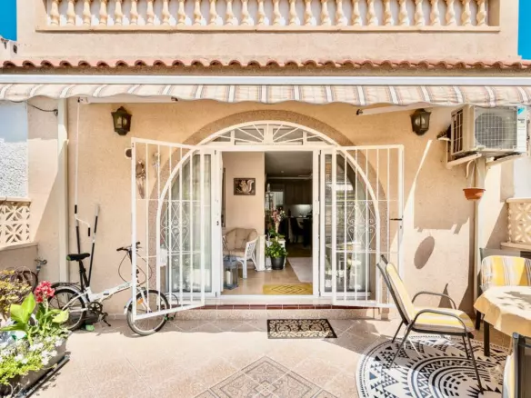 3-bedroom Town House In Torrevieja, Spain (123 M²)