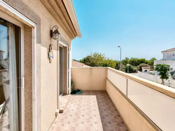 3-bedroom Town House In Torrevieja, Spain (123 M²)