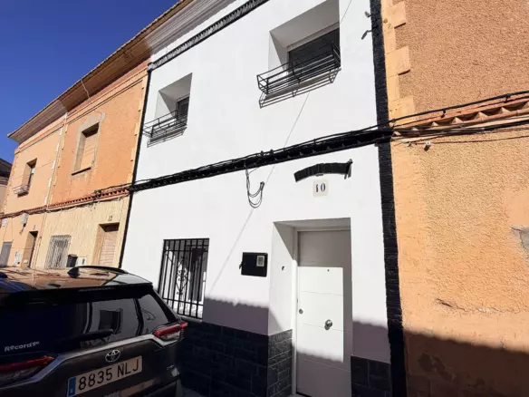 4-bedroom Townhouse In Caudete, Spain