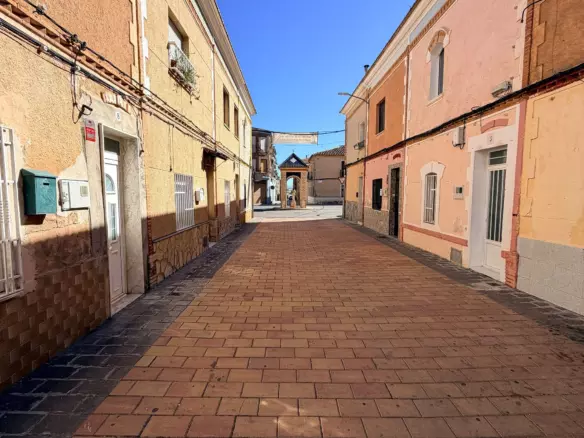 4-bedroom Townhouse In Caudete, Spain