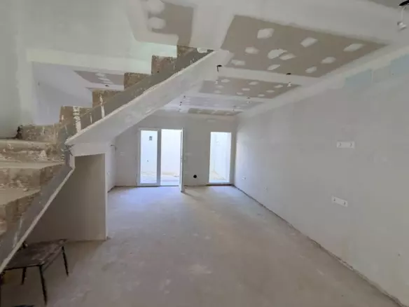 4-bedroom Townhouse In Caudete, Spain